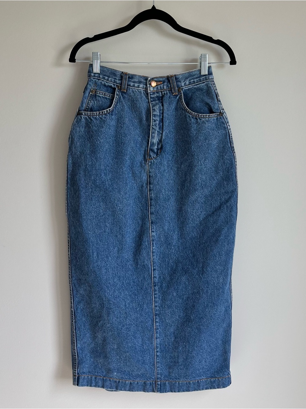 VTG Classic High-Waist Mefium Wash Denim Maxi Skirt with Slit on the back